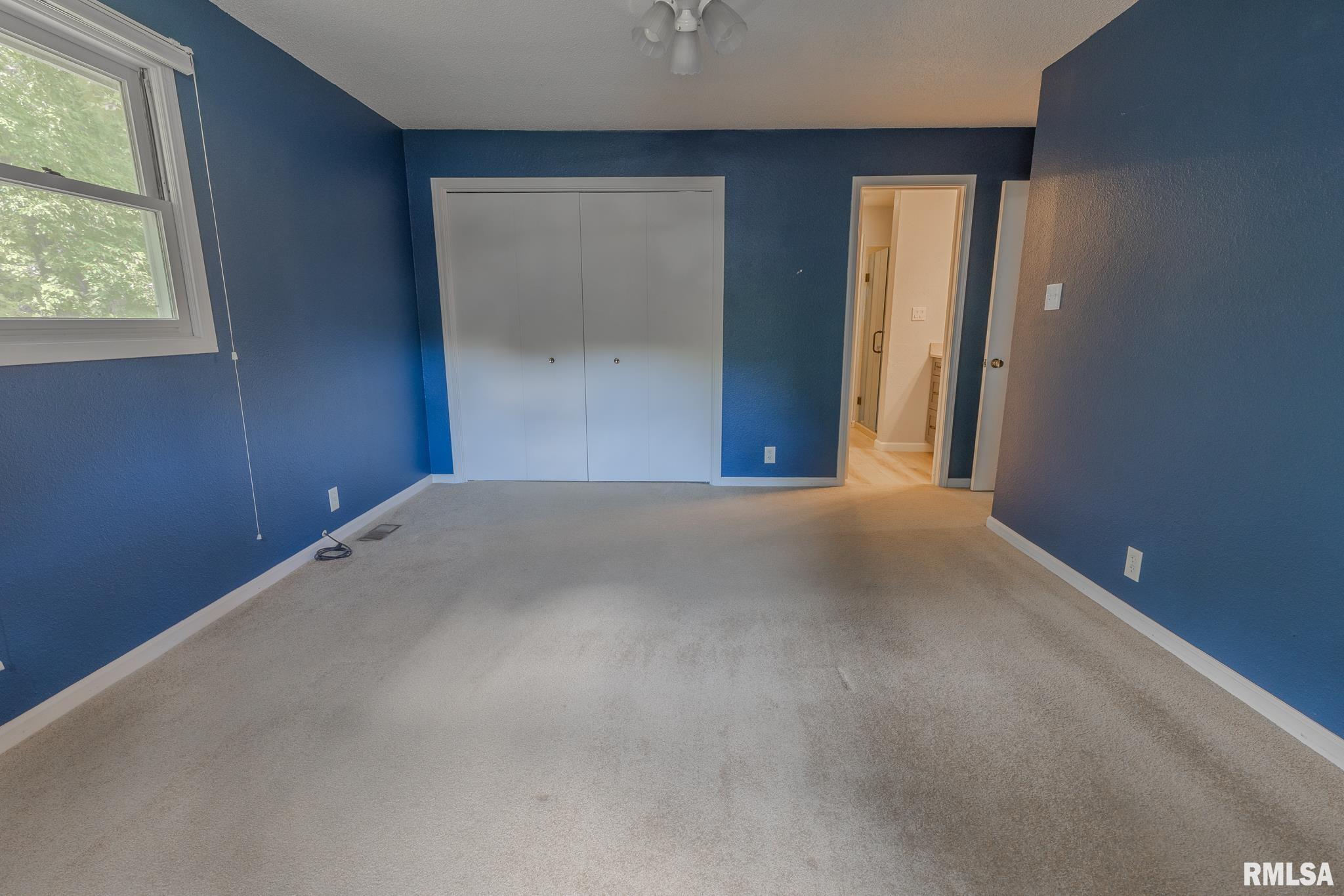 320 HILLCREST Drive
