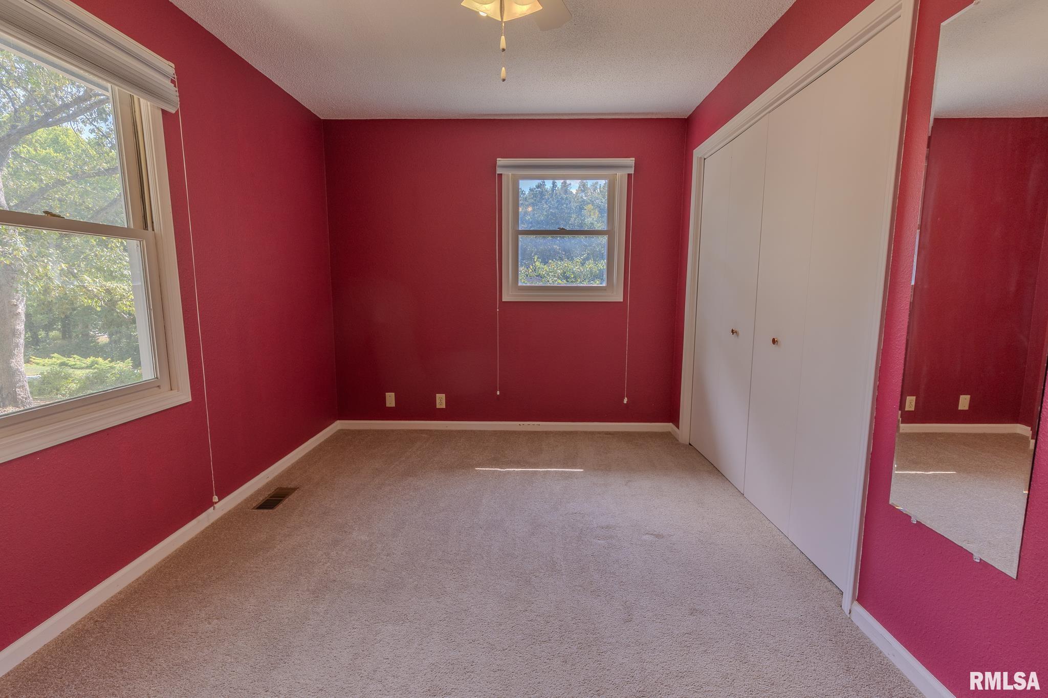 320 HILLCREST Drive