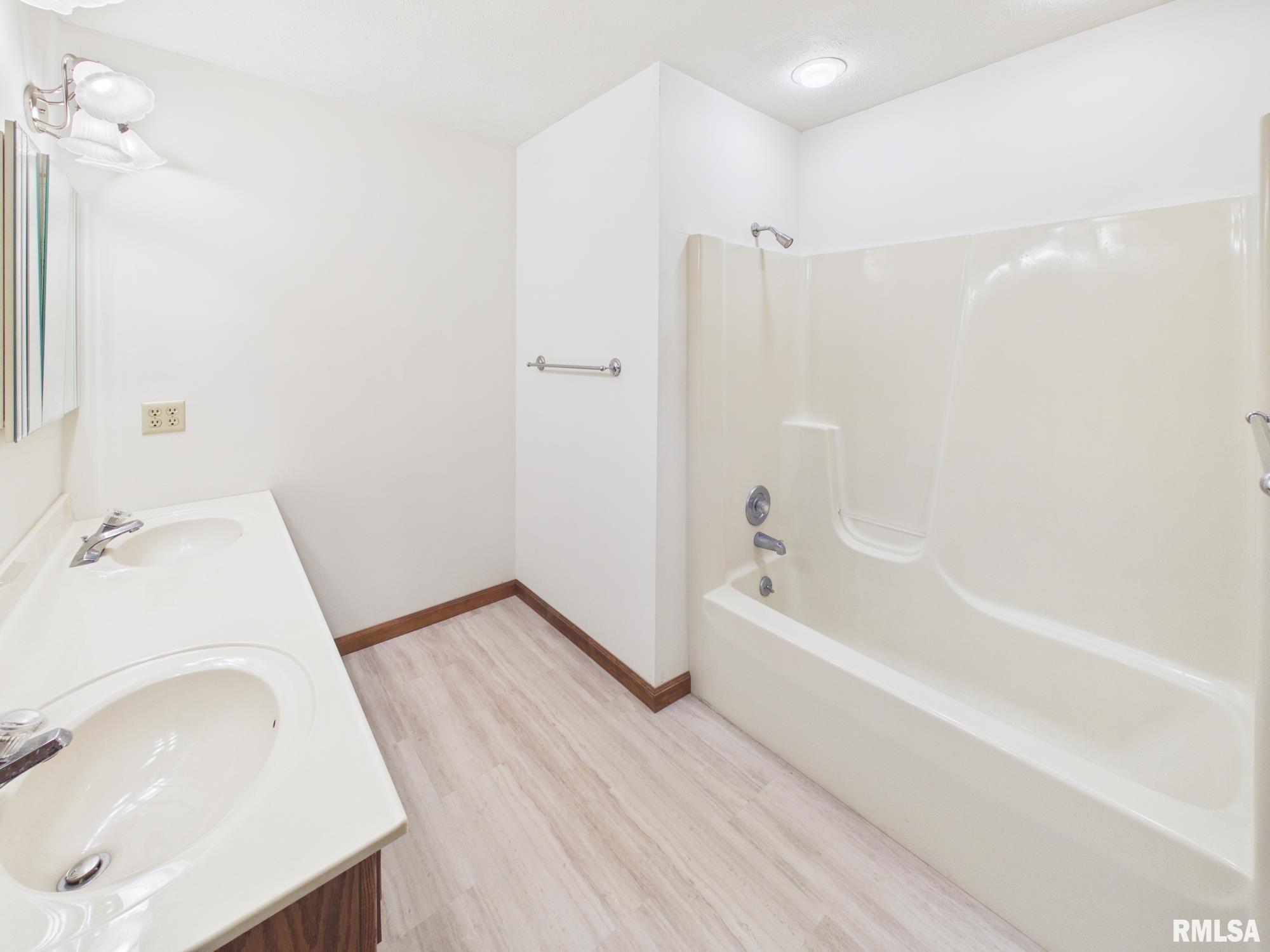 23267 Railsplitter Lane