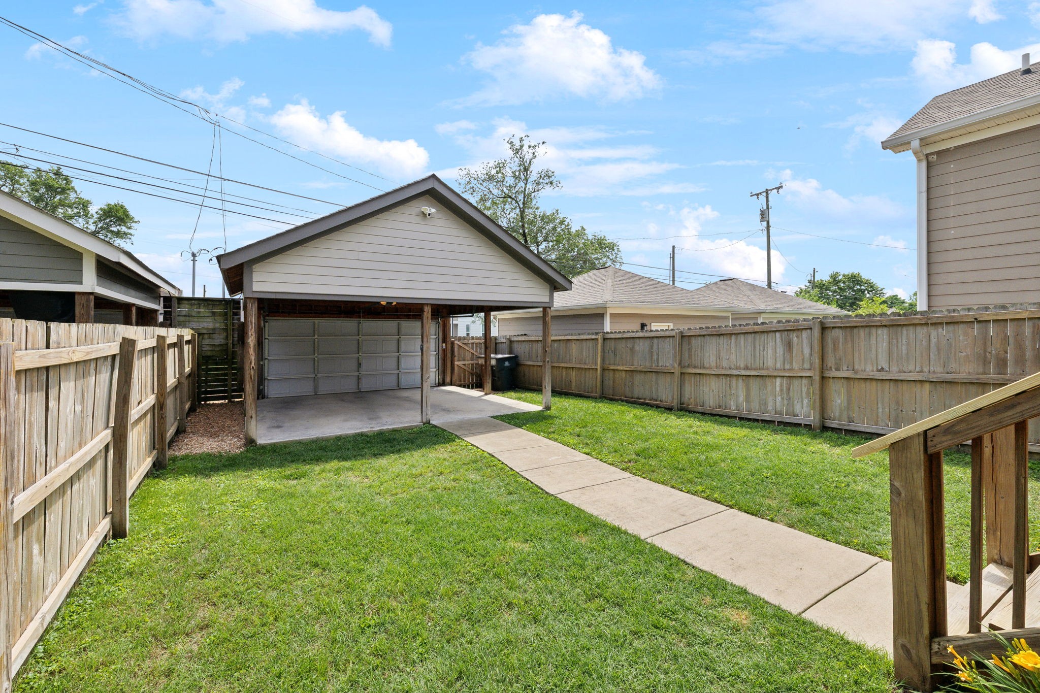 5205B Louisiana Ave