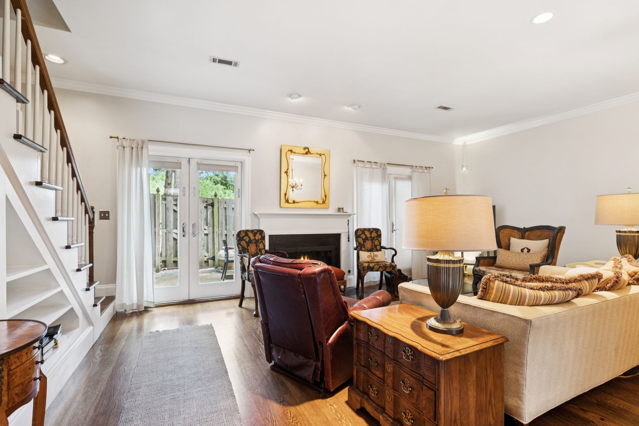 2014 Graybar Ln