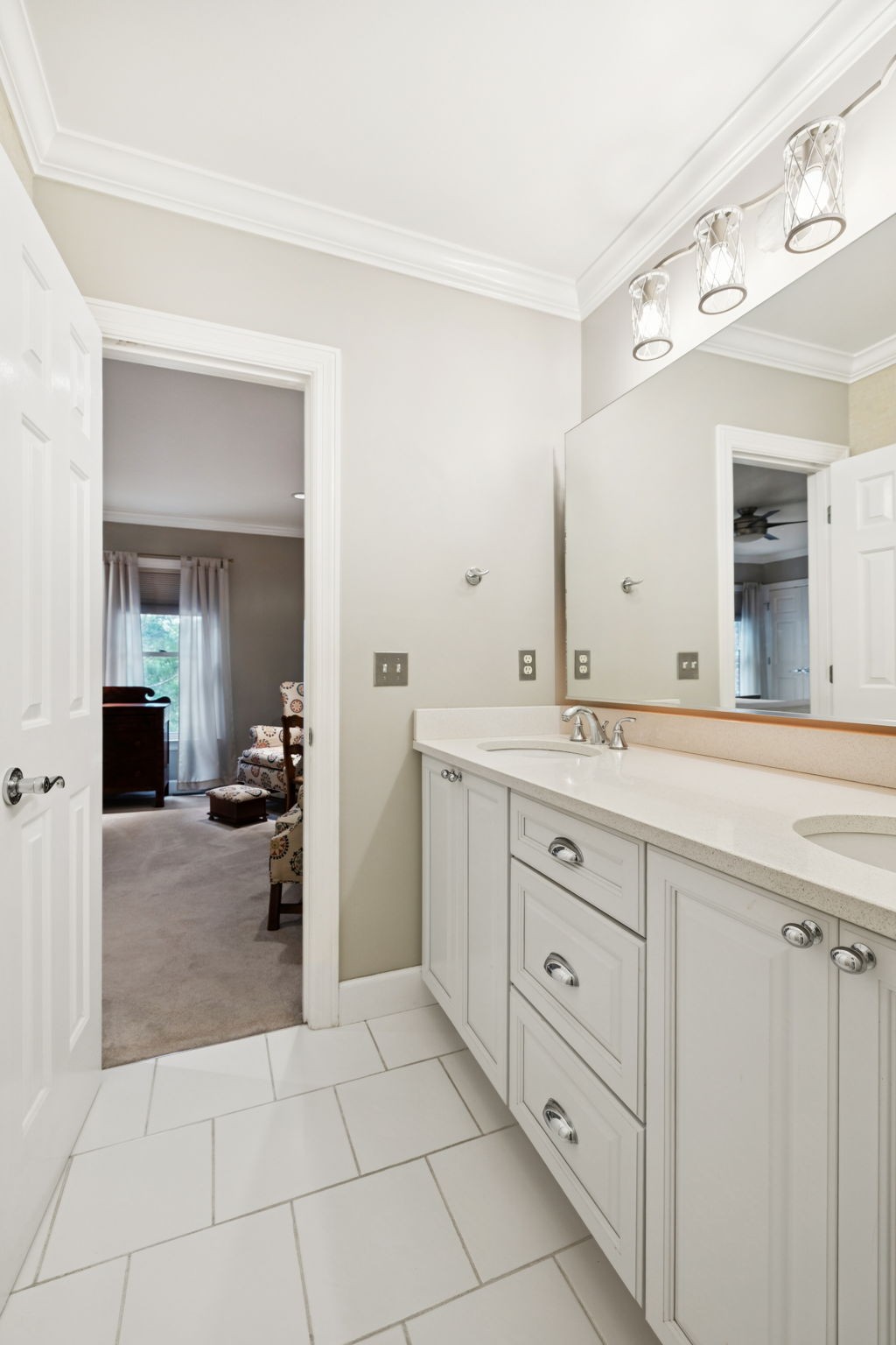 2014 Graybar Ln