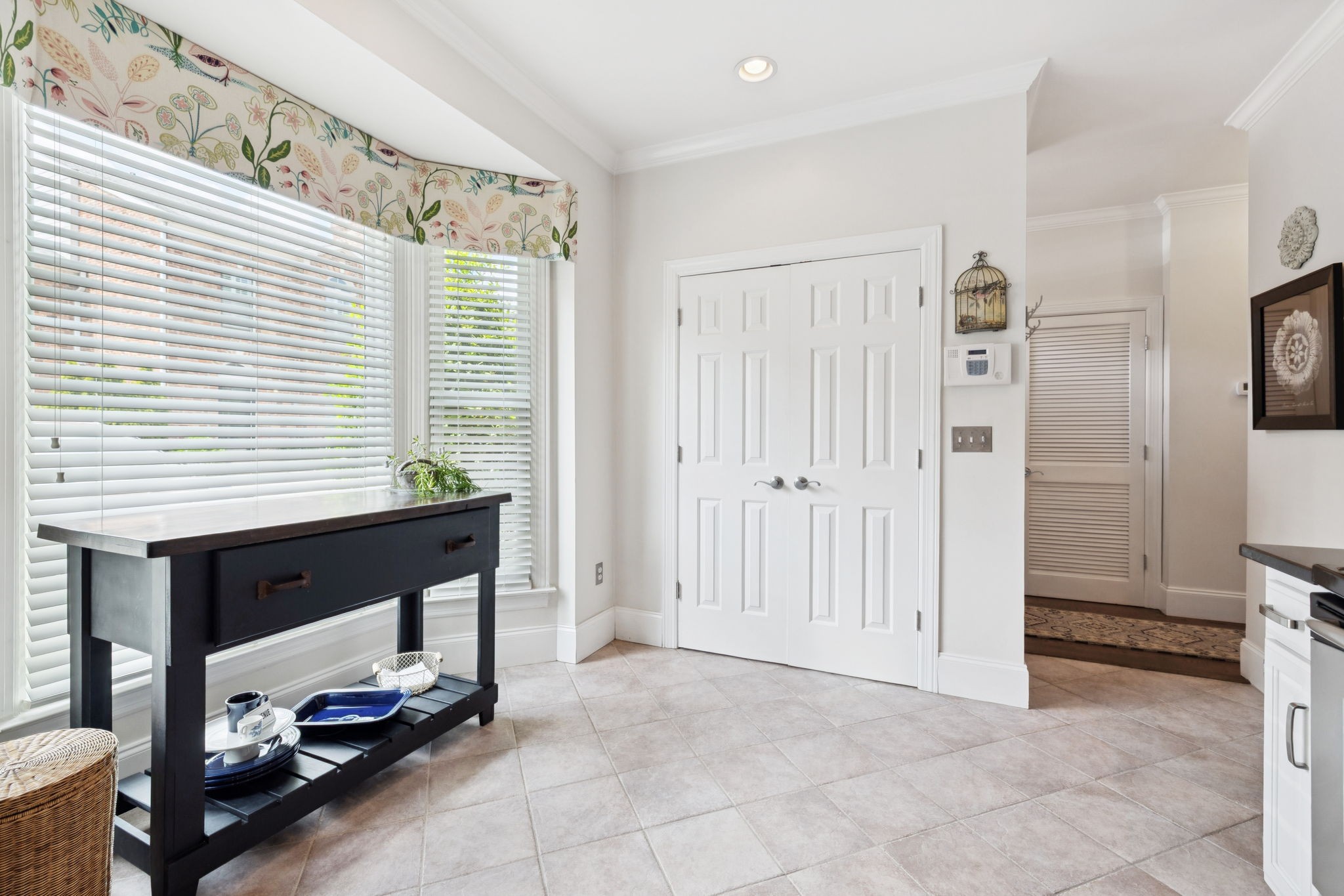 2014 Graybar Ln