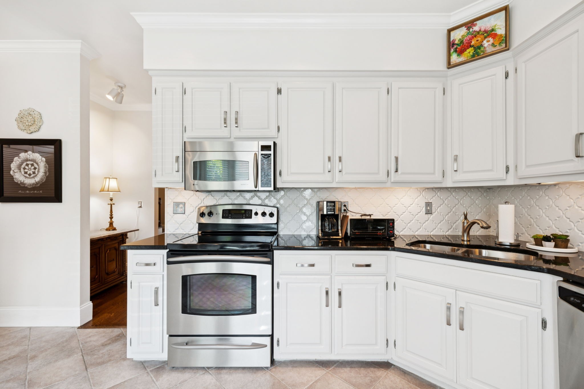 2014 Graybar Ln