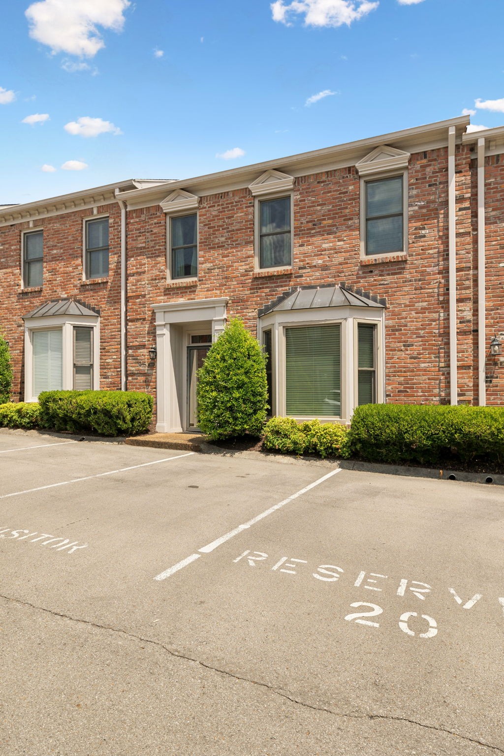 2014 Graybar Ln