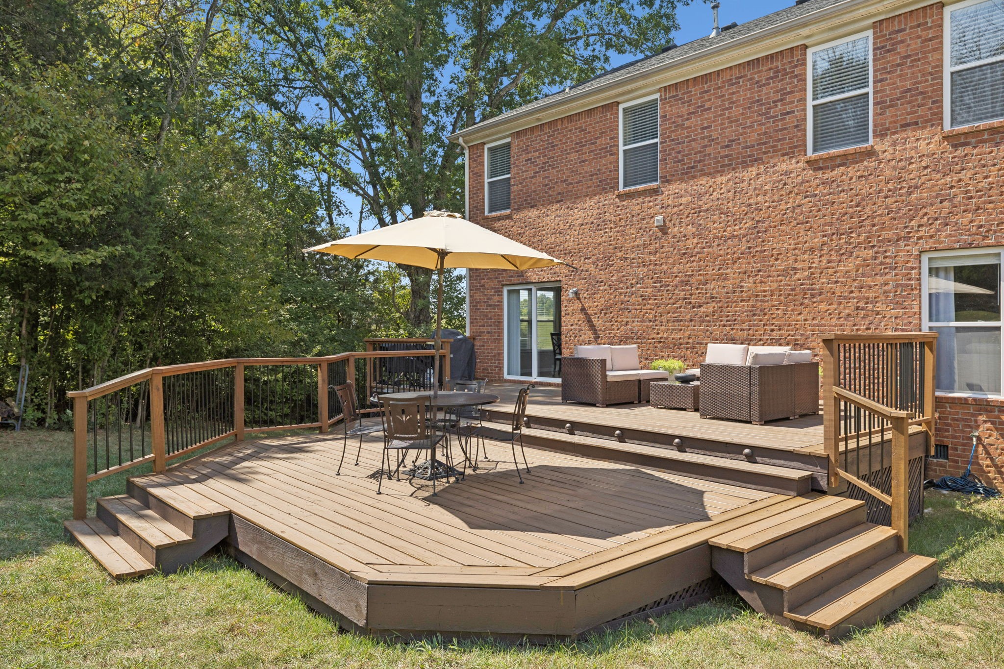 2053 Hawks Nest Ct