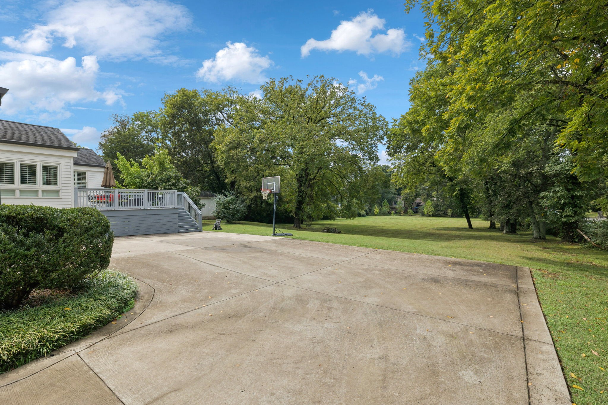 745 Vosswood Dr