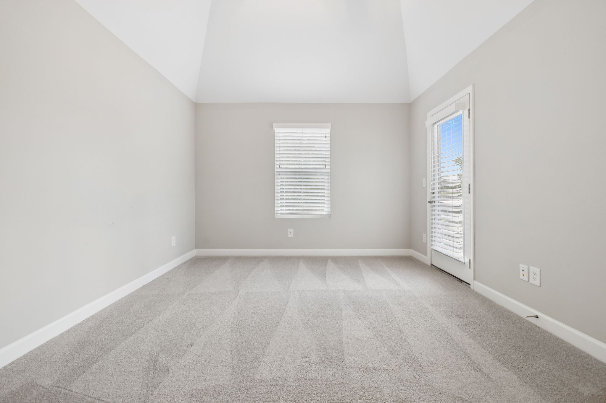 100 Walden Village Ct