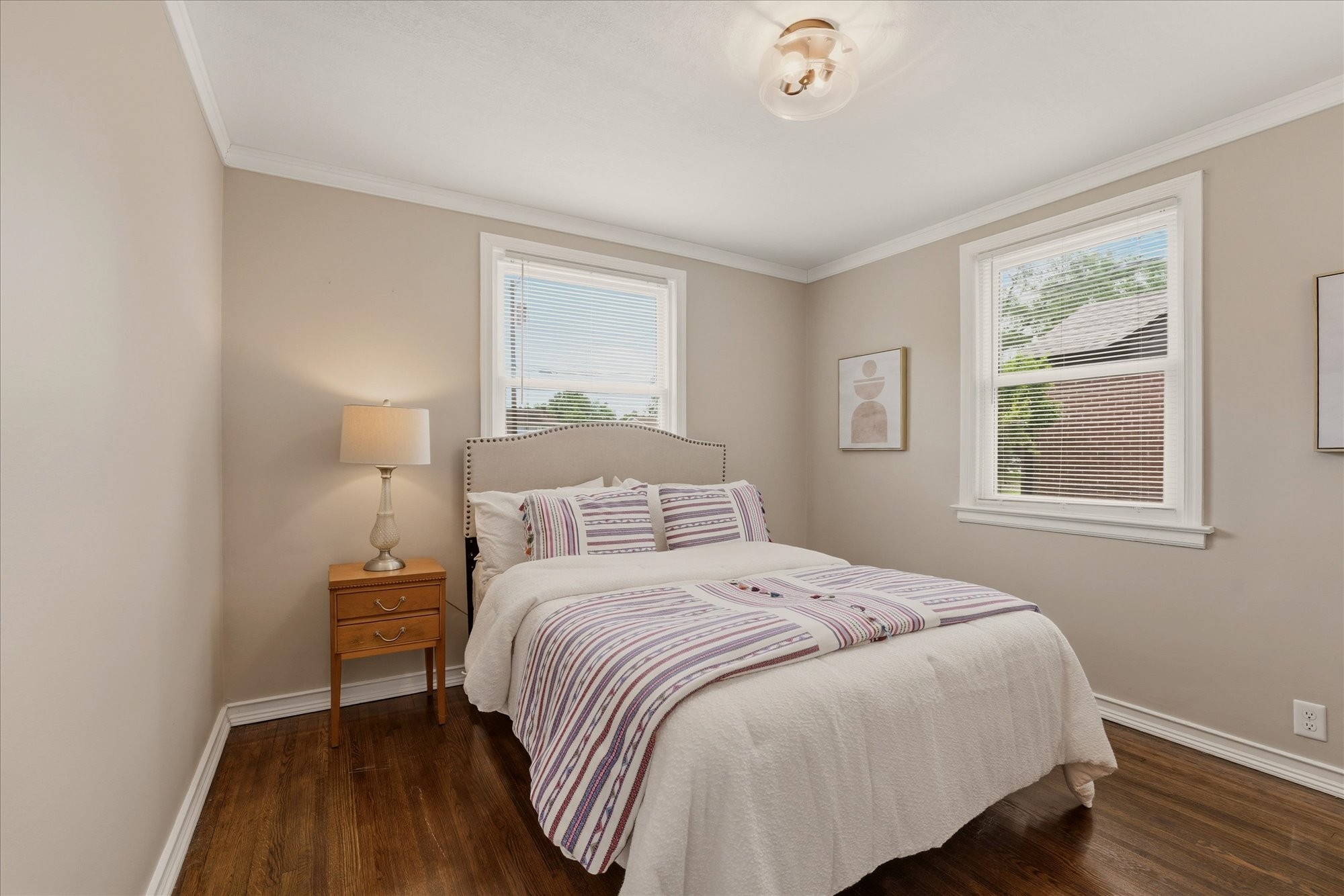 1407 Stratford Ave