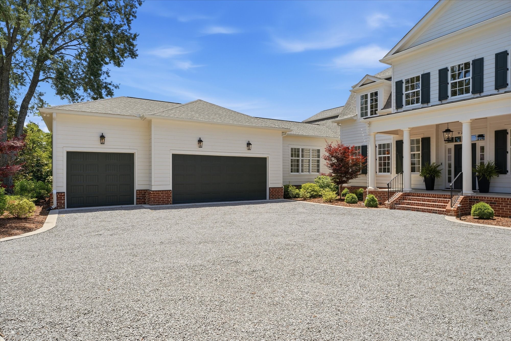 9215 Brushboro Dr
