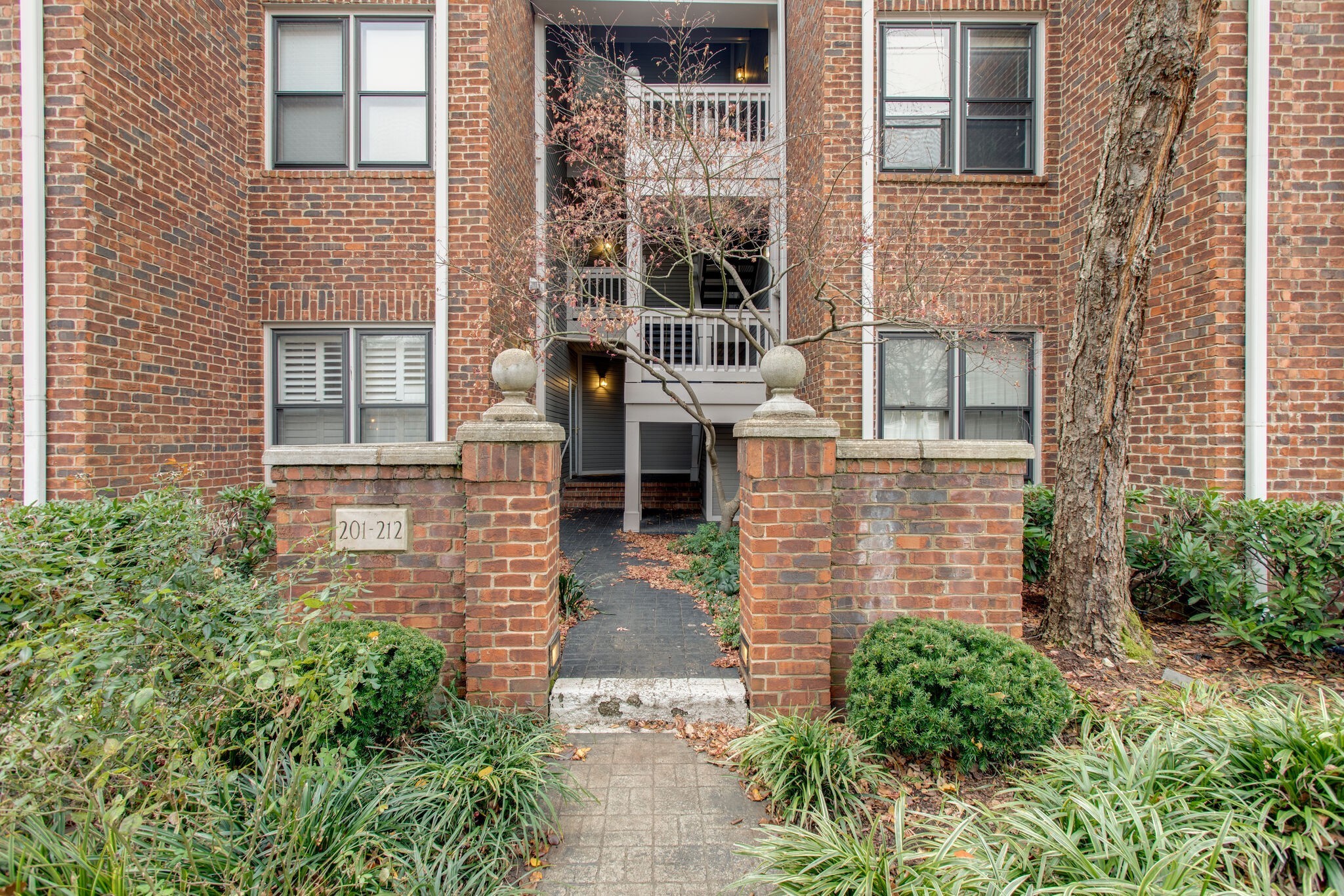 209 Ashlawn Ct Unit: 209