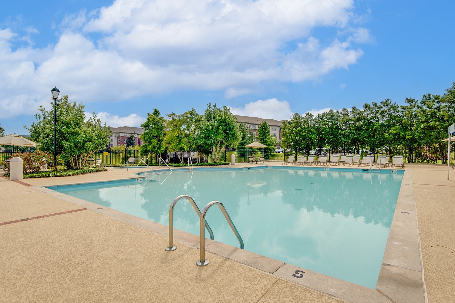 209 Ashlawn Ct Unit: 209