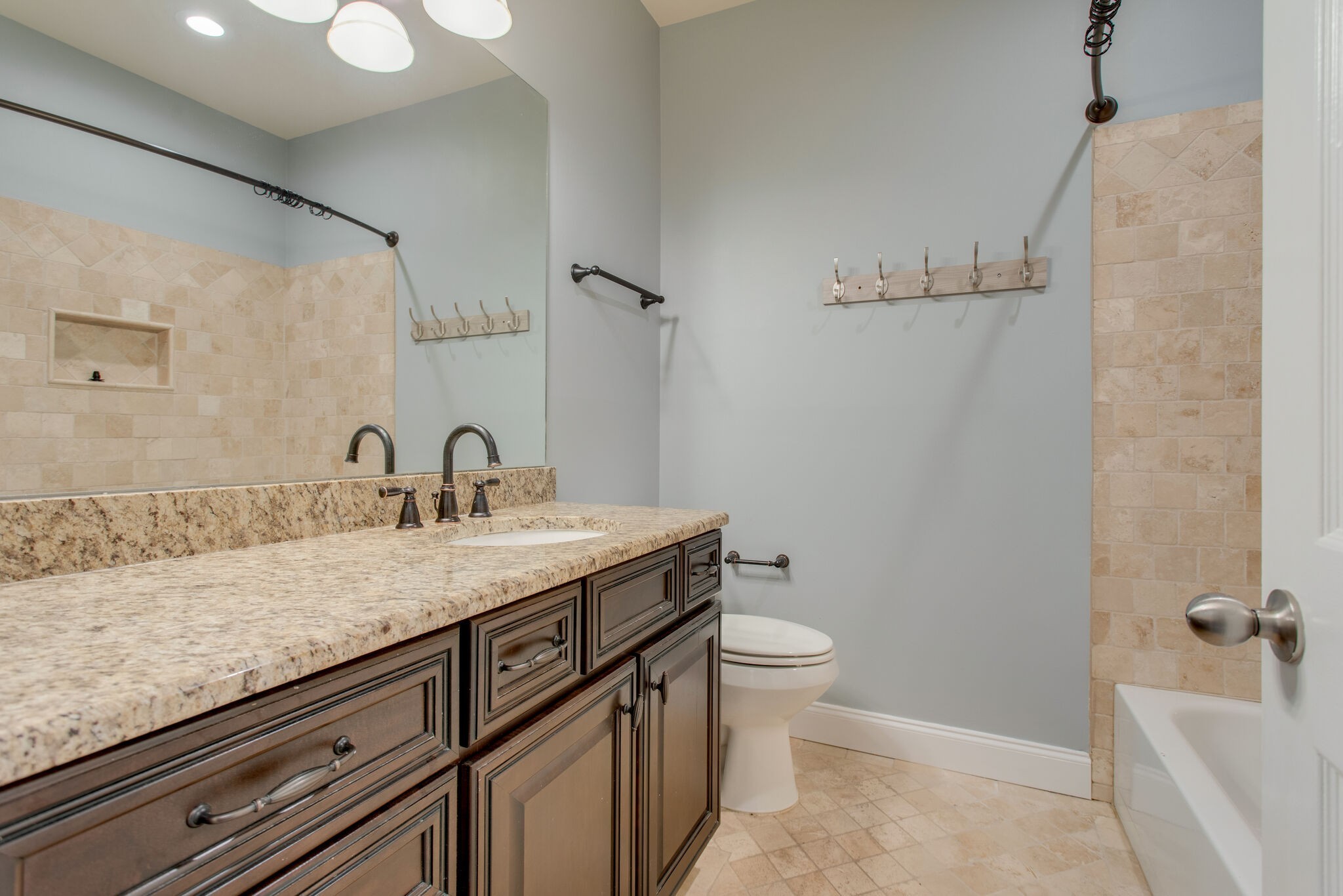 209 Ashlawn Ct Unit: 209