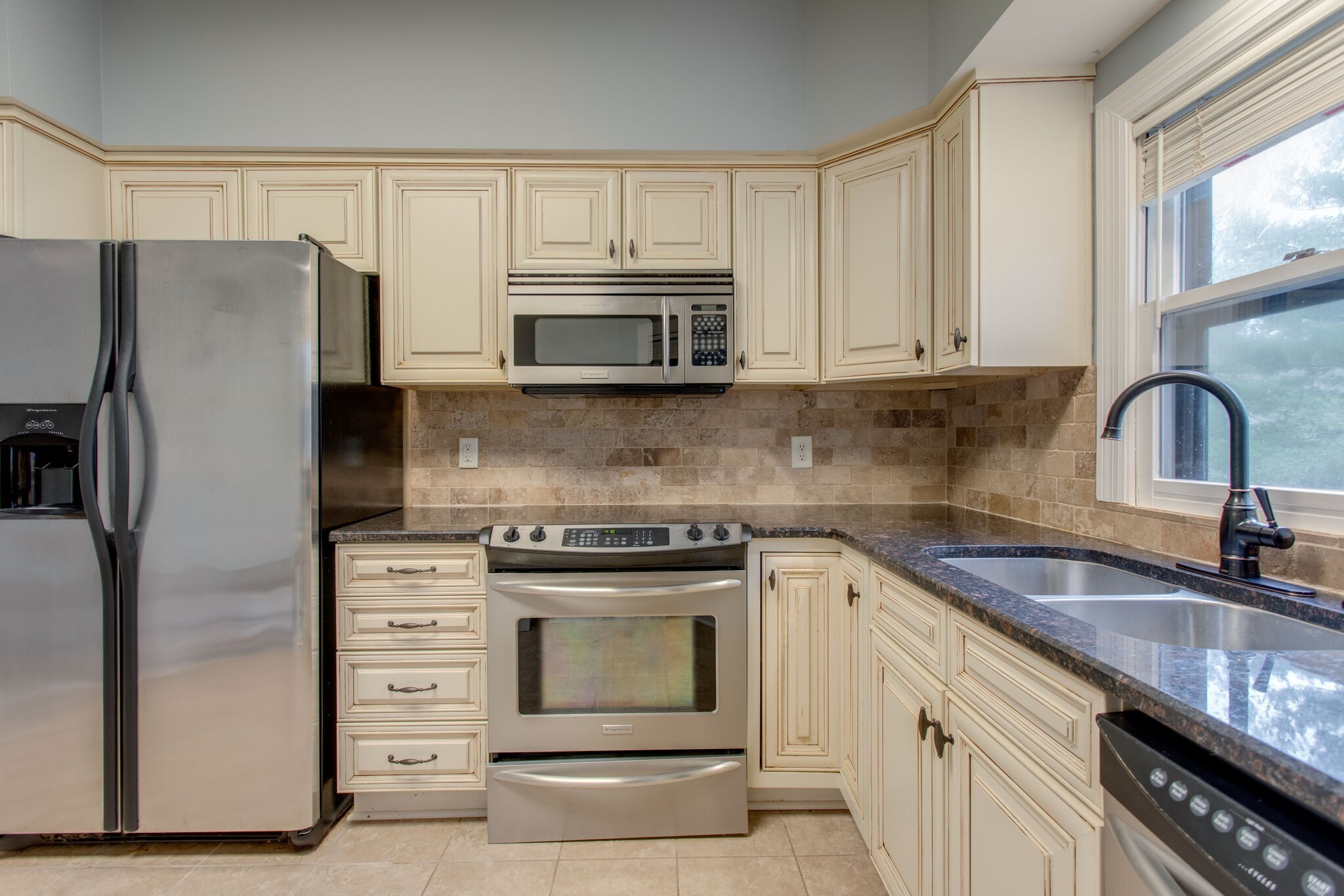 209 Ashlawn Ct Unit: 209