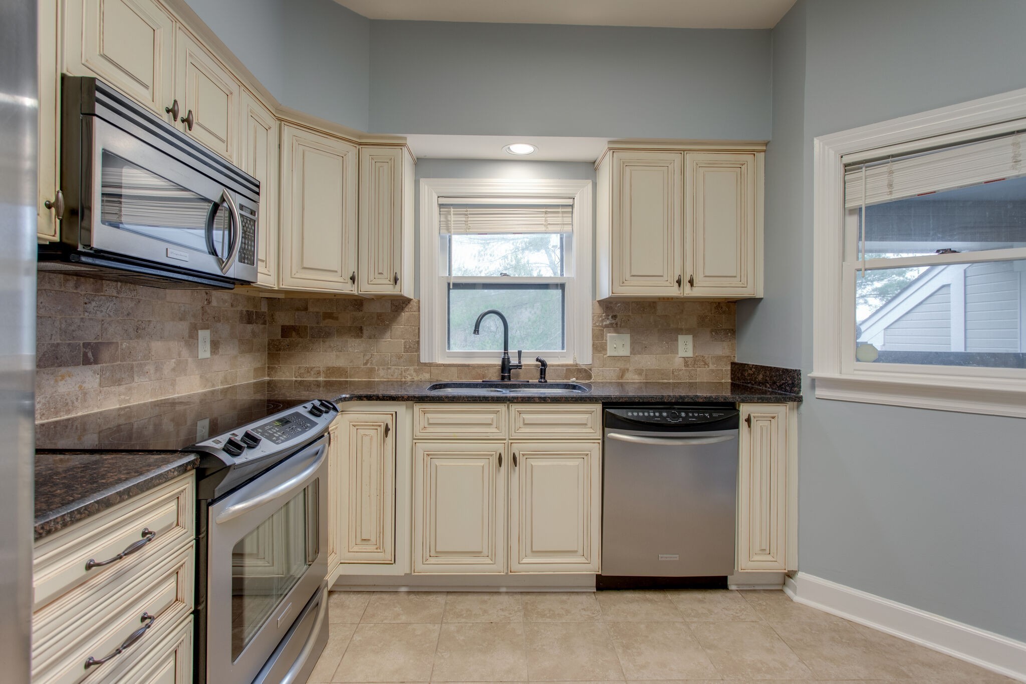 209 Ashlawn Ct Unit: 209