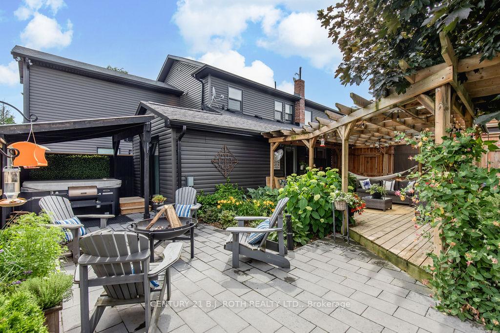 1370 Killarney Beach Road