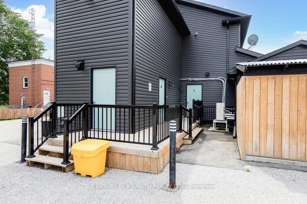 1370 Killarney Beach Road