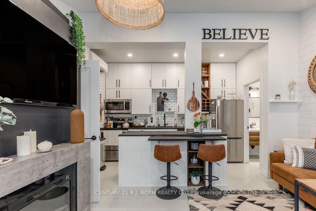 1370 Killarney Beach Road