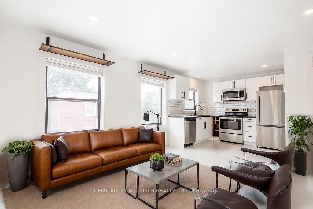 1370 Killarney Beach Road