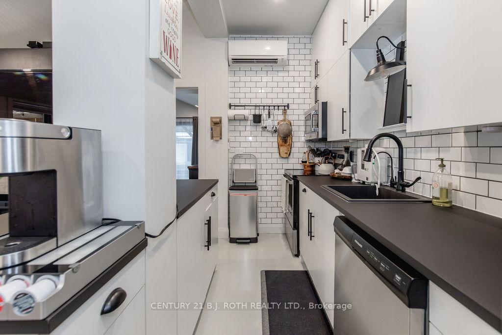 1370 Killarney Beach Road