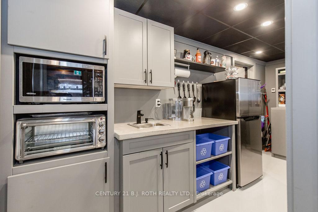 1370 Killarney Beach Road