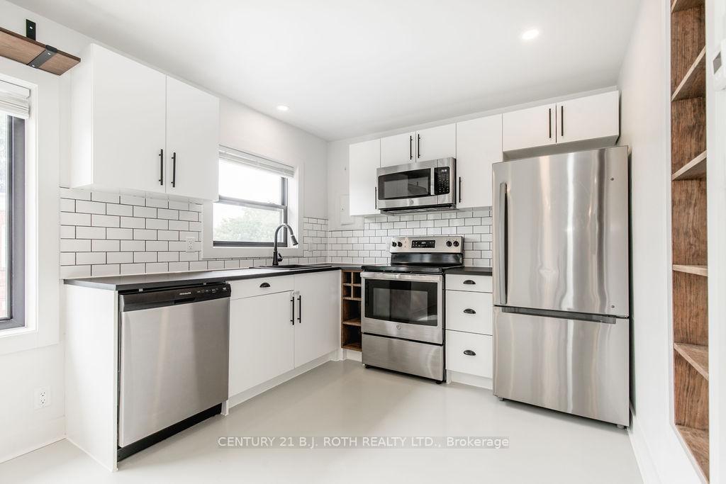 1370 Killarney Beach Road