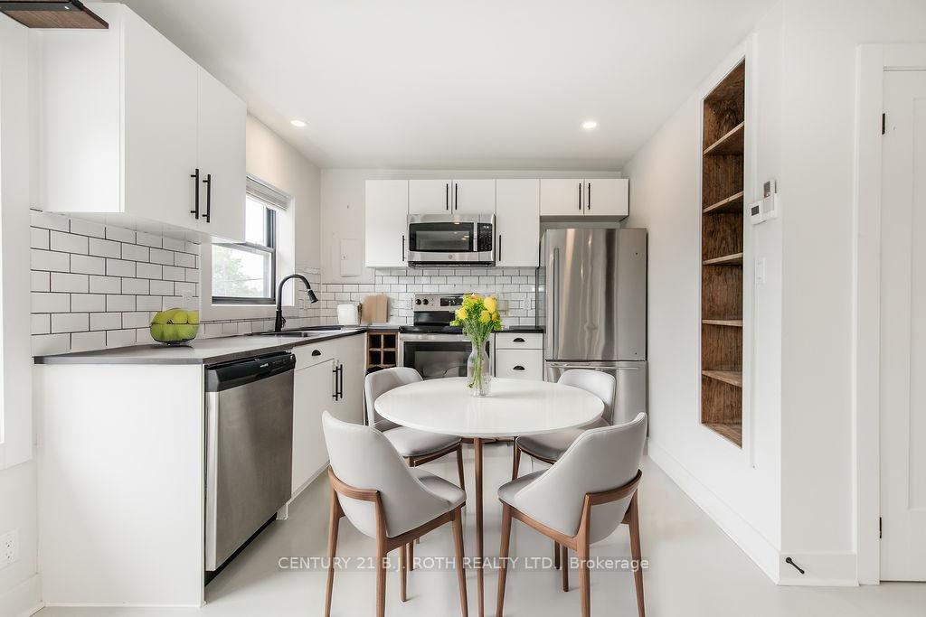 1370 Killarney Beach Road