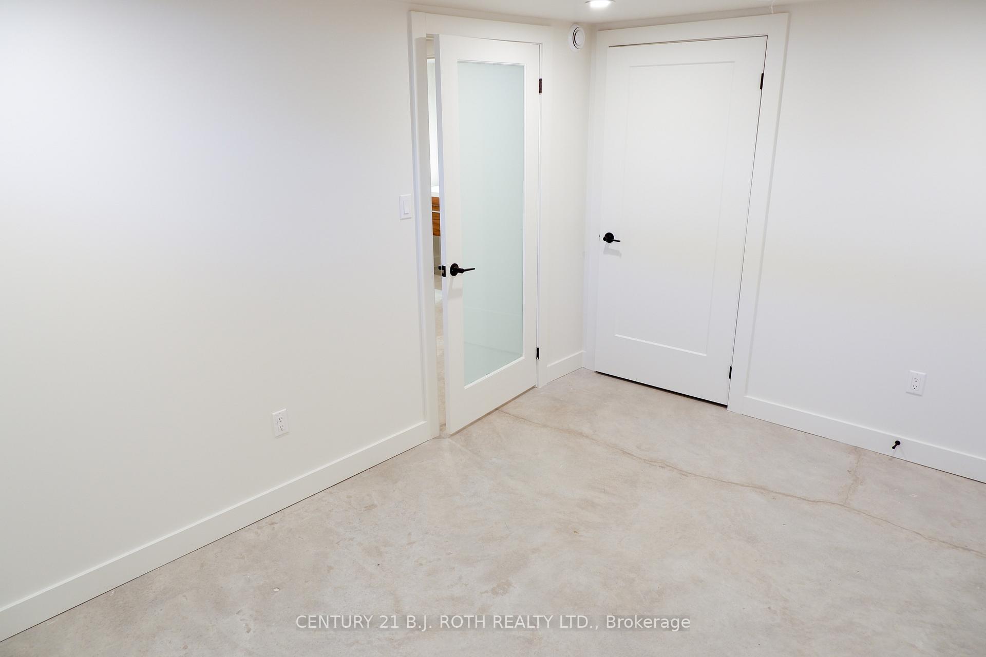 1370 Killarney Beach Road 207