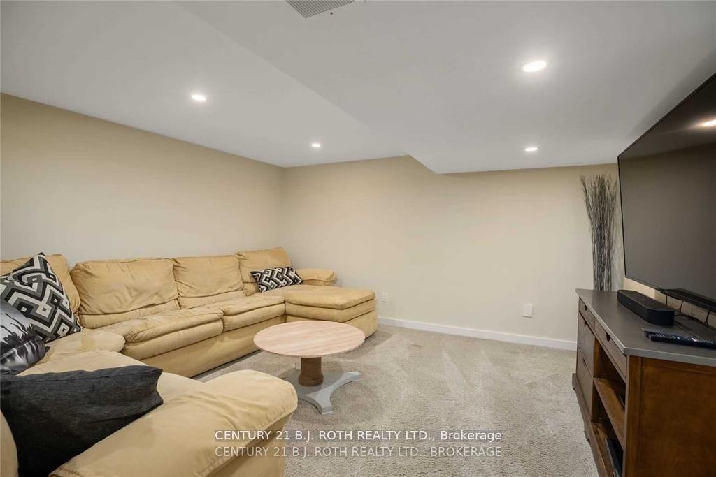 3274 Liah Lane