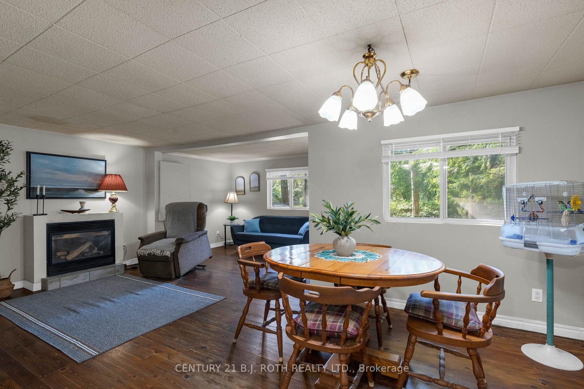 678 Pinegrove Avenue
