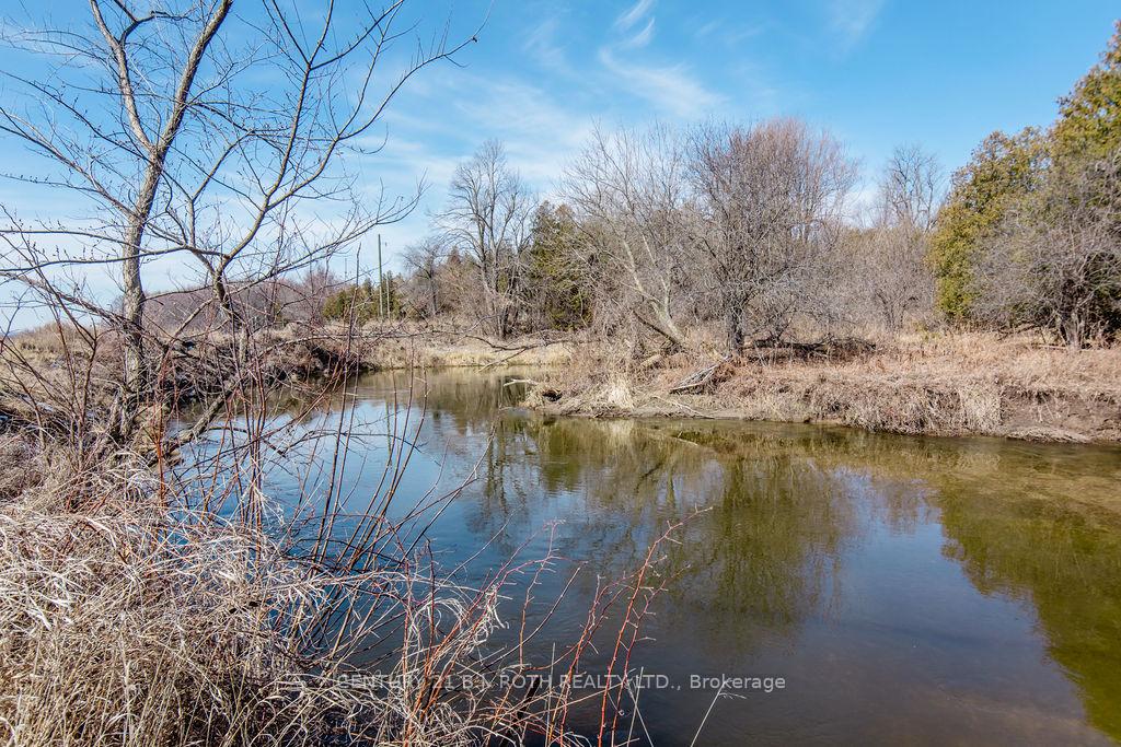 7468 25th Side Road