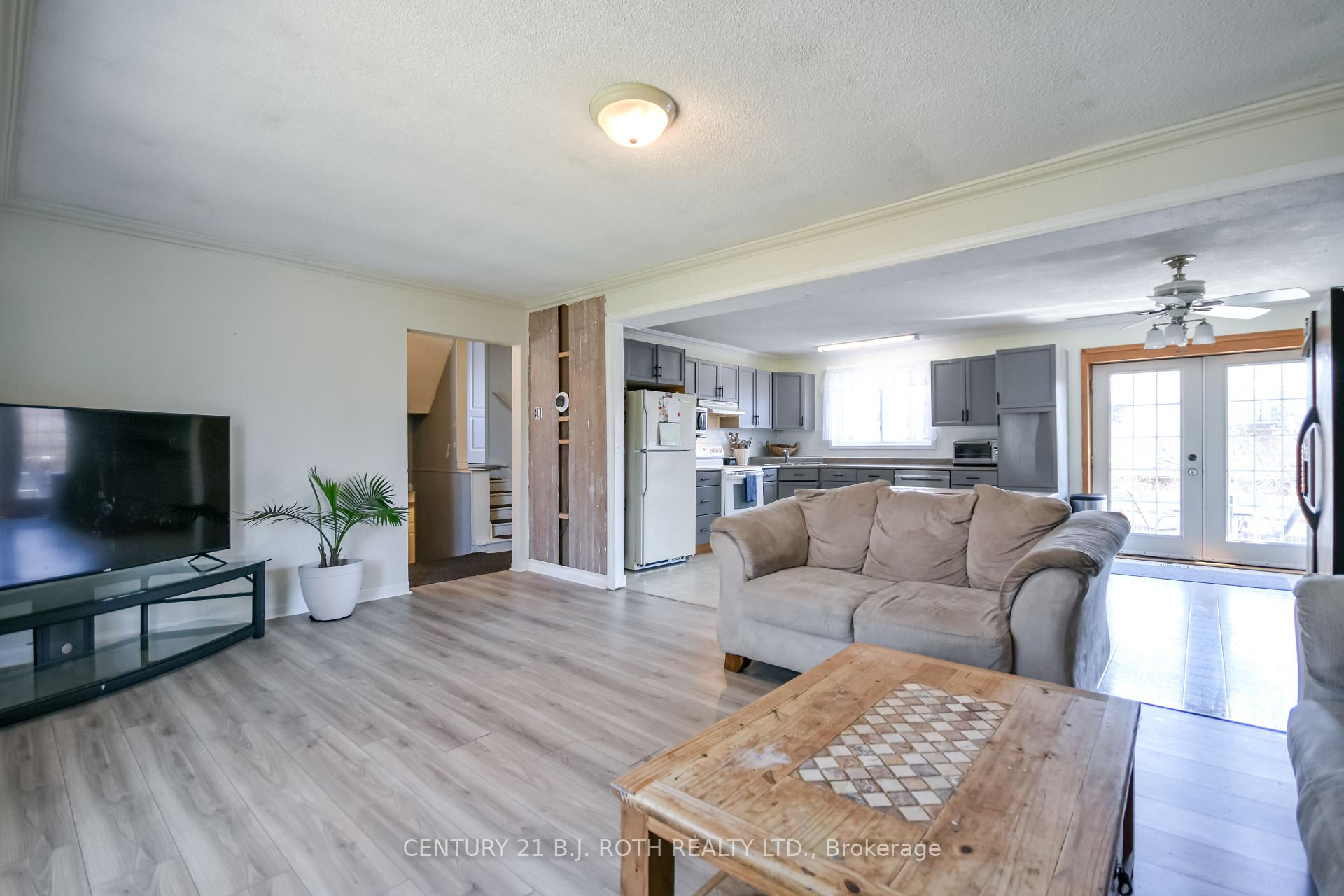 3039 Poplar Road