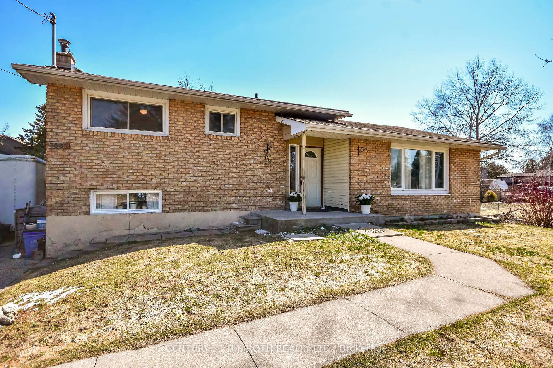 3039 Poplar Road