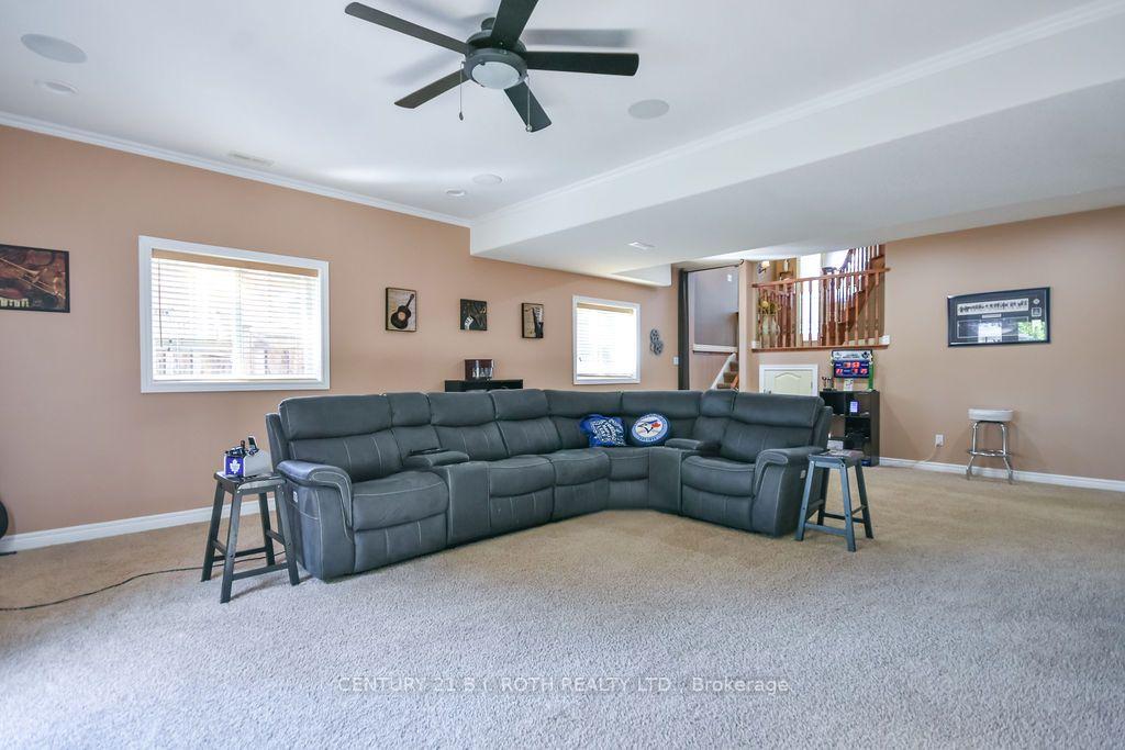 21 Armeda Clow Crescent