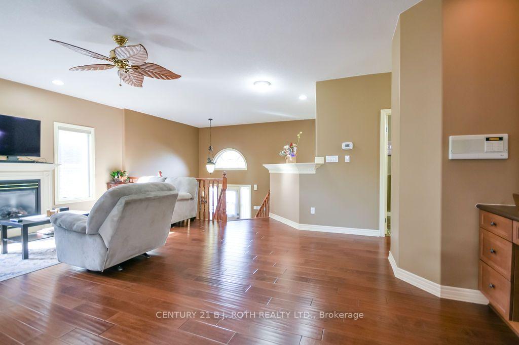 21 Armeda Clow Crescent