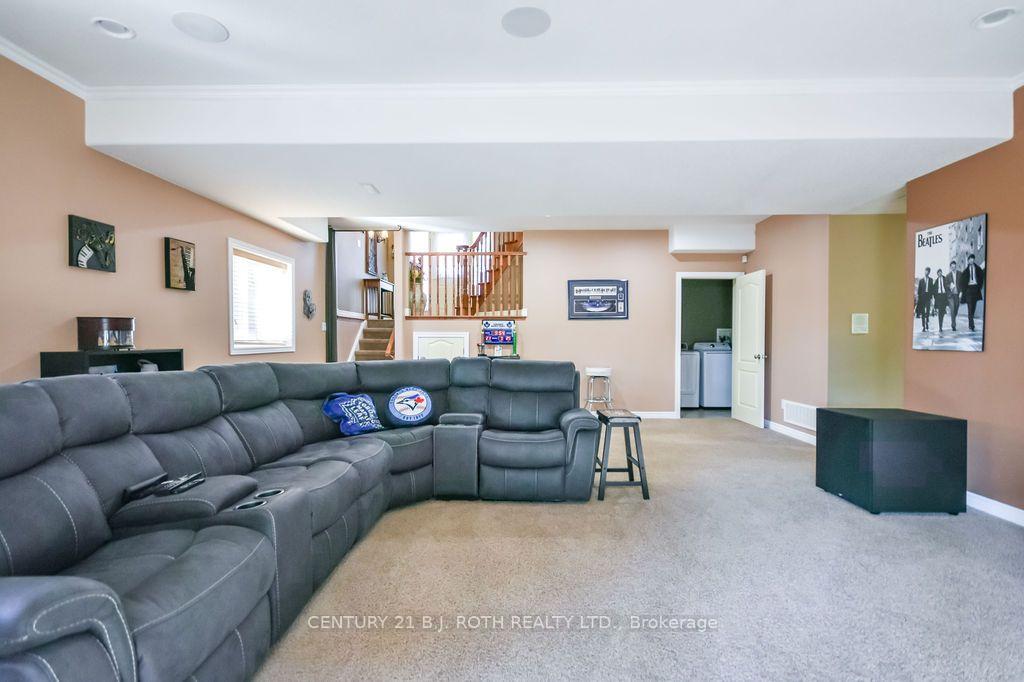 21 Armeda Clow Crescent