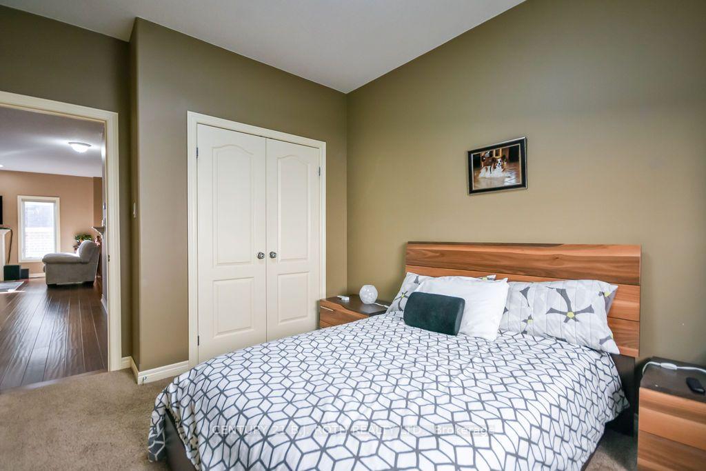 21 Armeda Clow Crescent