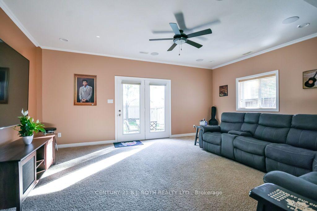21 Armeda Clow Crescent