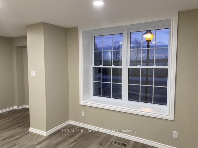 194 Dunlop Street E