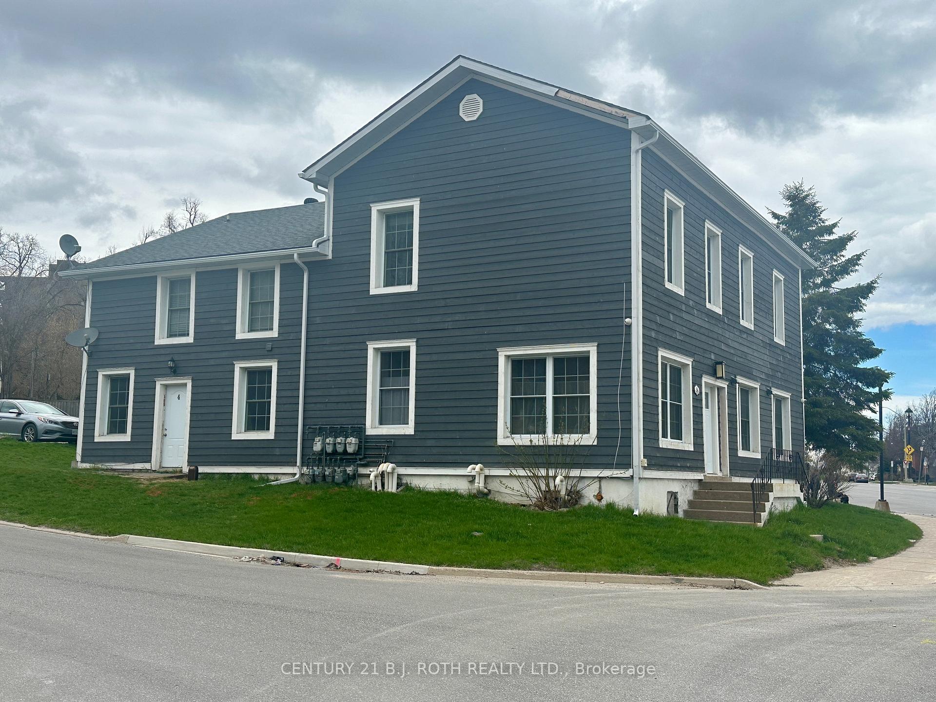 194 Dunlop Street E