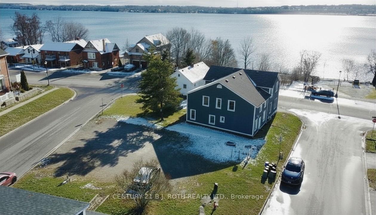 194 Dunlop Street E