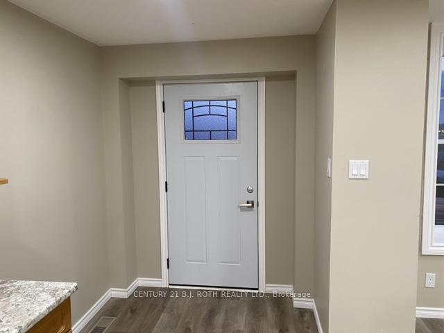 194 Dunlop Street E