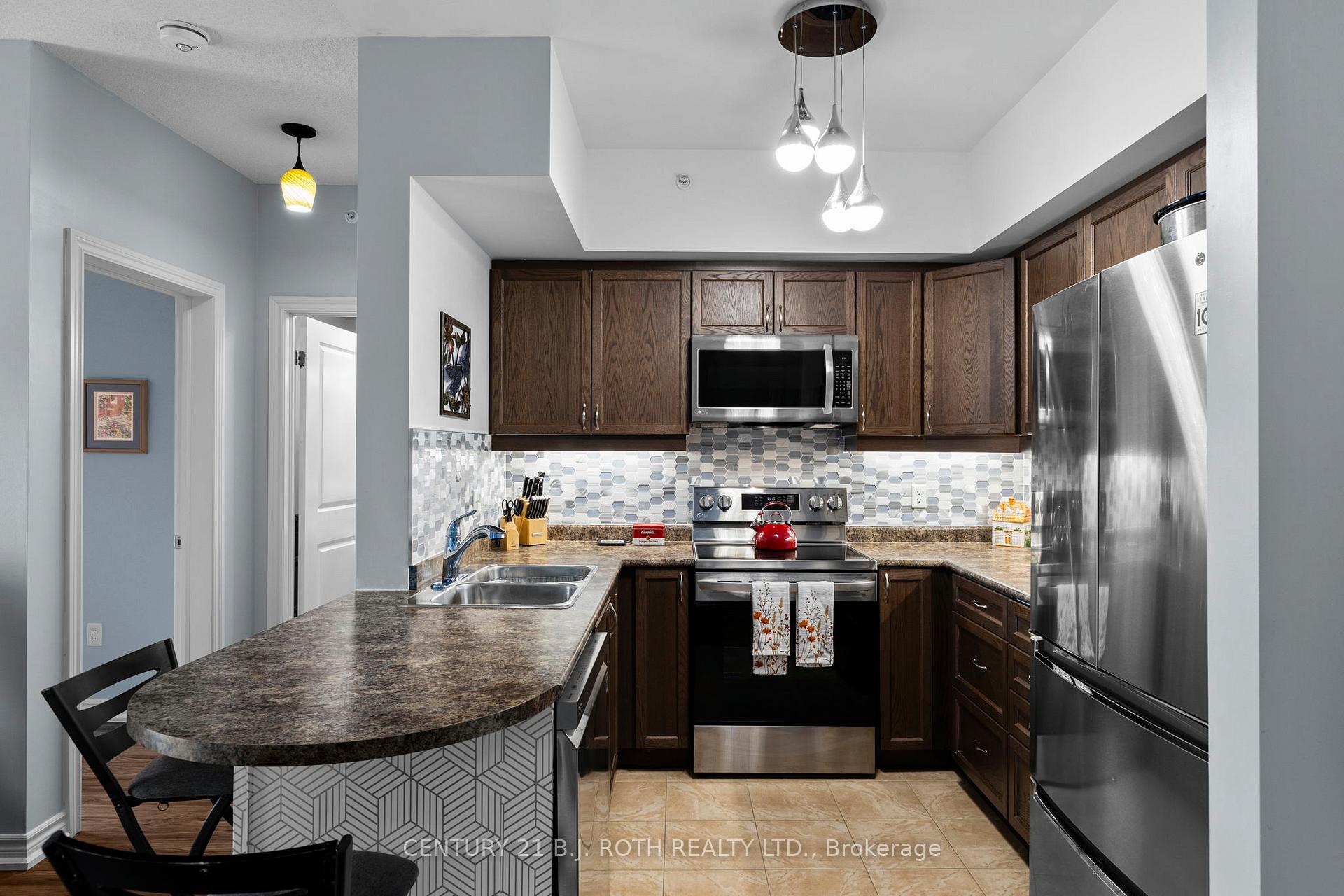 7 GREENWICH Street 407