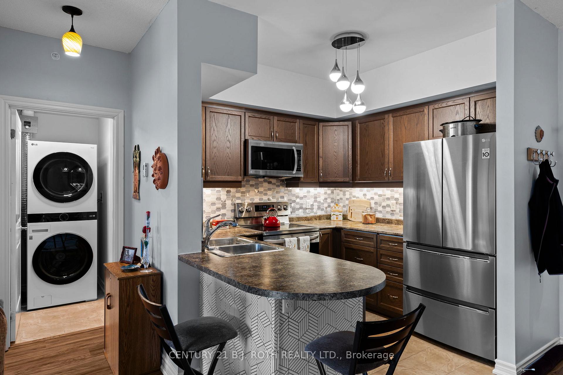 7 GREENWICH Street 407