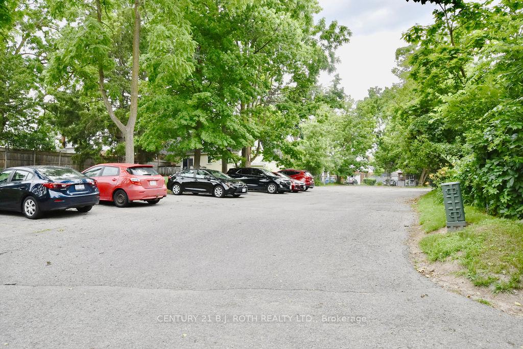 2 Grove Street E 41