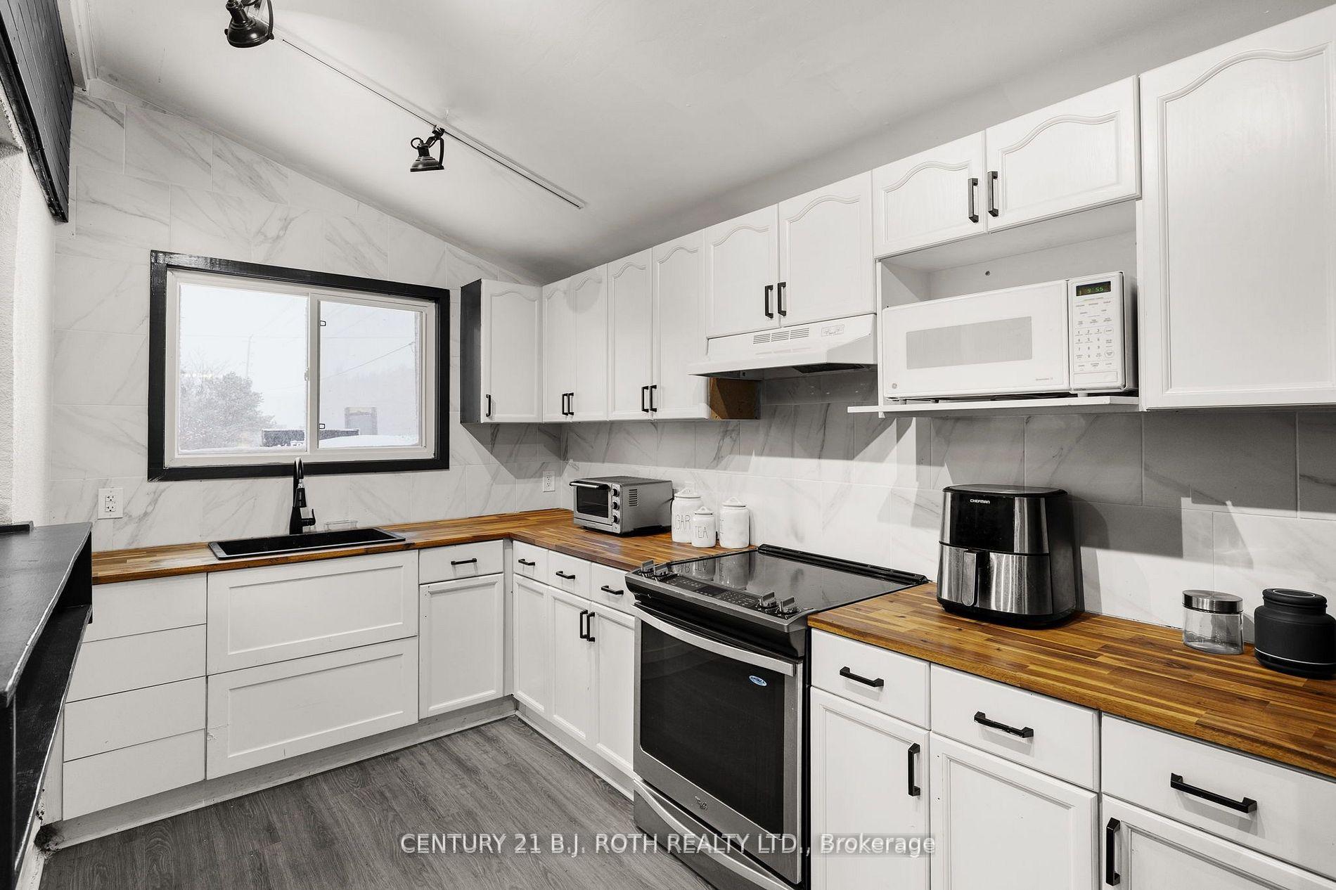 1285 Bayfield Street N Unit 1