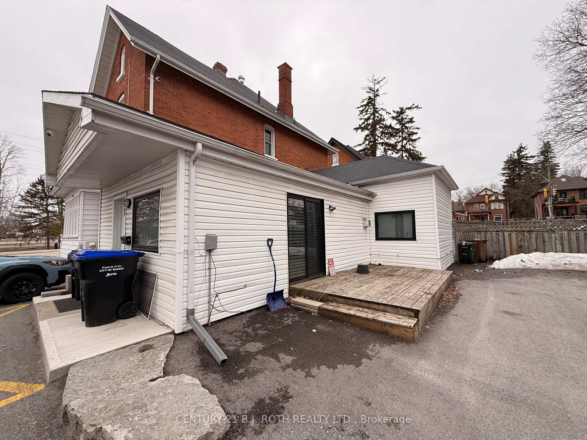 109 Toronto Street Back unit