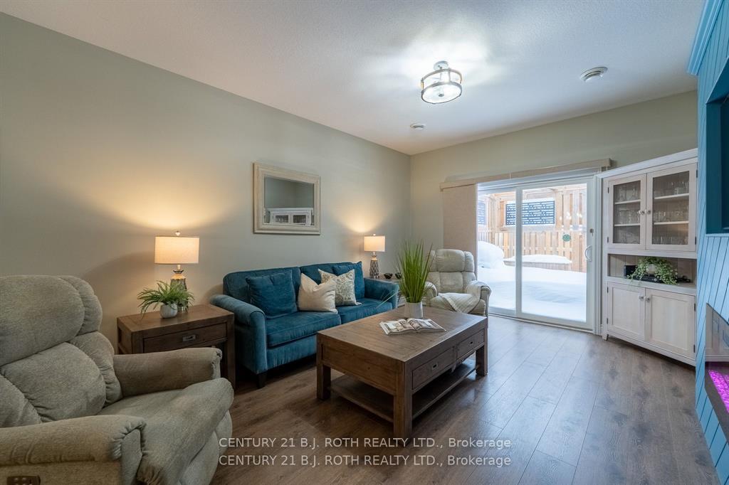 251 Lucy Lane