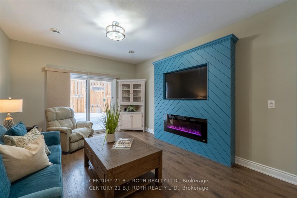 251 Lucy Lane