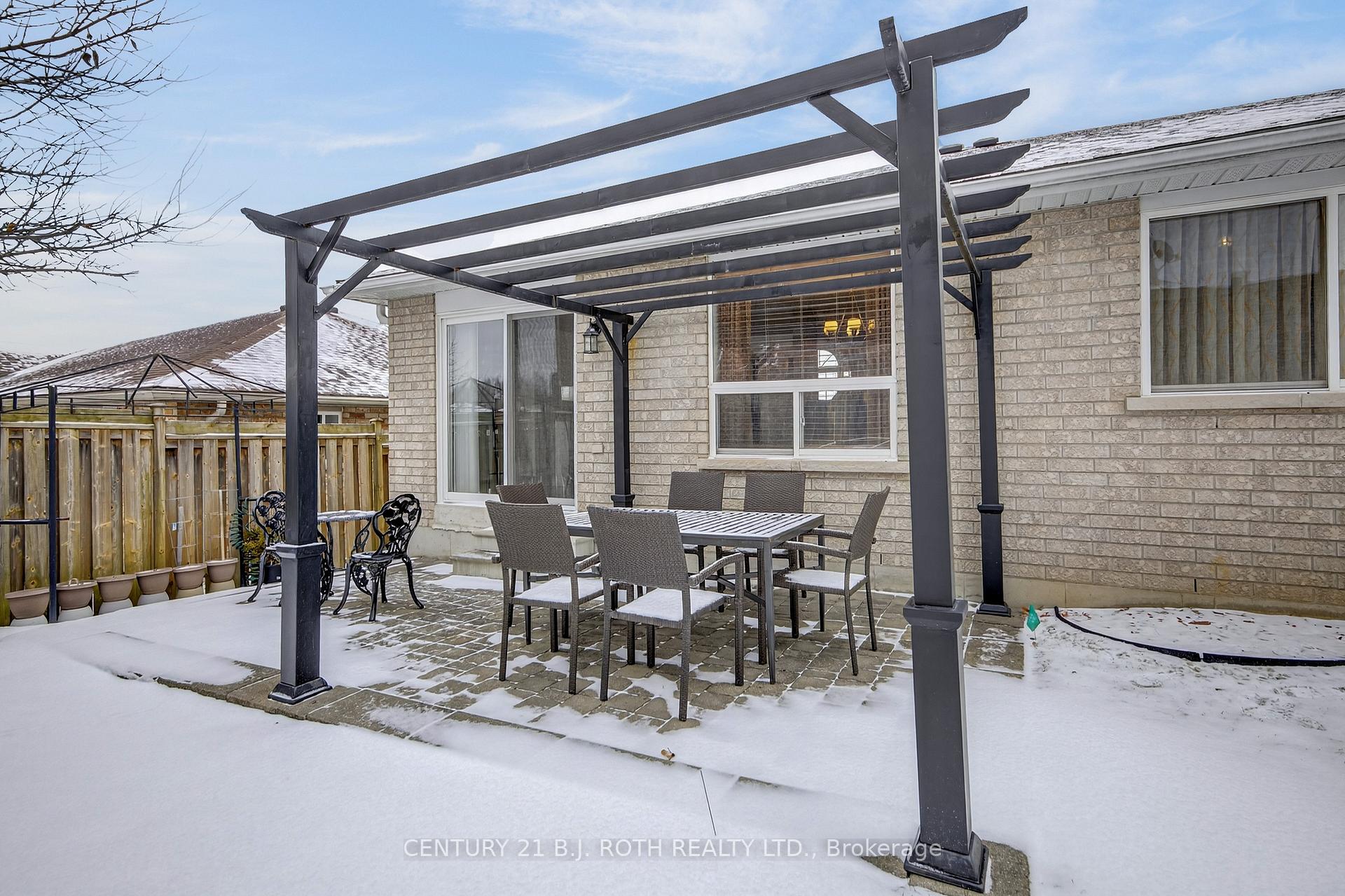 115 Lion's Gate Boulevard